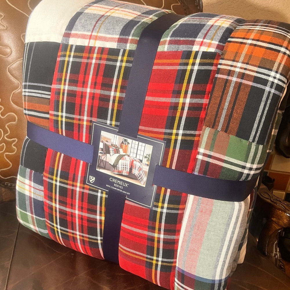 NWT $259 Cremieux – Reeves King Comforter Mini Set